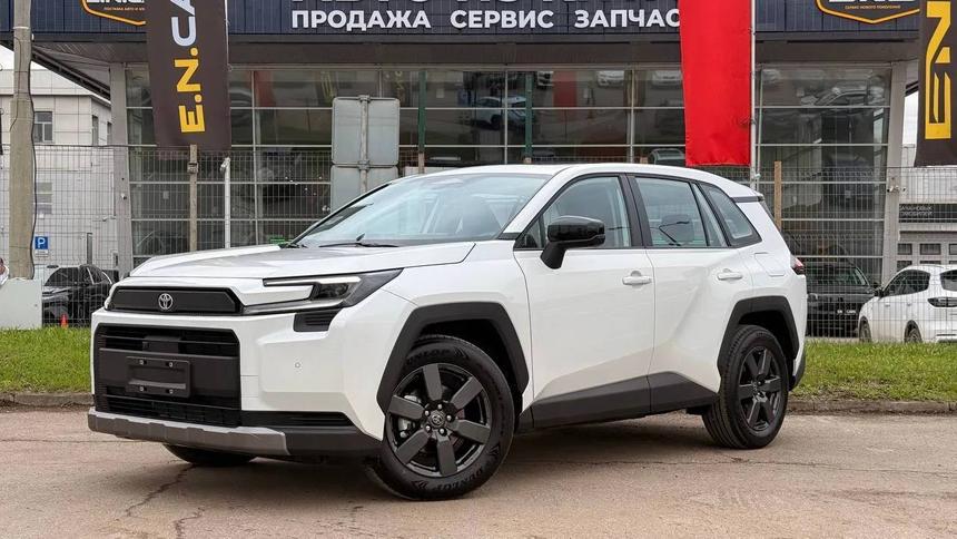 В России объявлены цены на новый кроссовер Toyota