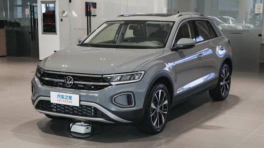 В России назвали цены на новый компактный кроссовер Volkswagen